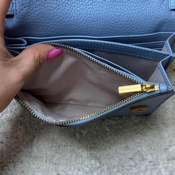Tory Burch Sky Blue Britten Pebbled Leather Combo Crossbody Bag - Picture 13 of 13